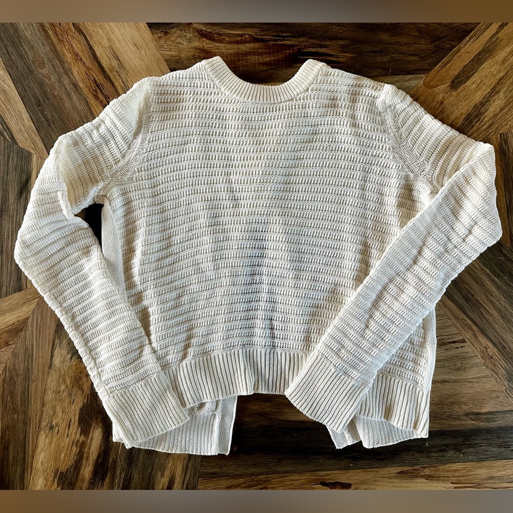 Rag & Bone white Sweater w open slit back Small